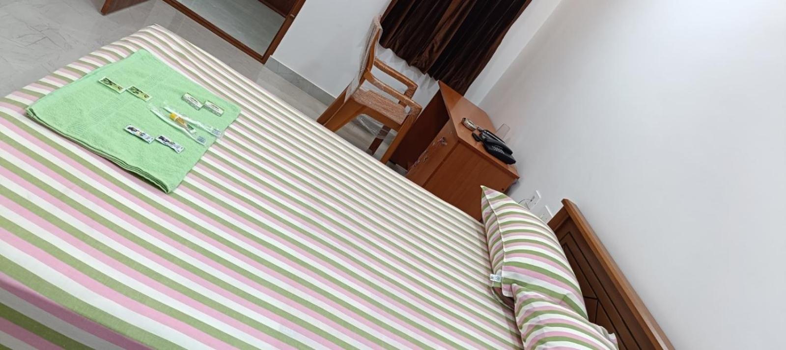 Urc Lodge Perundurai Kamer foto
